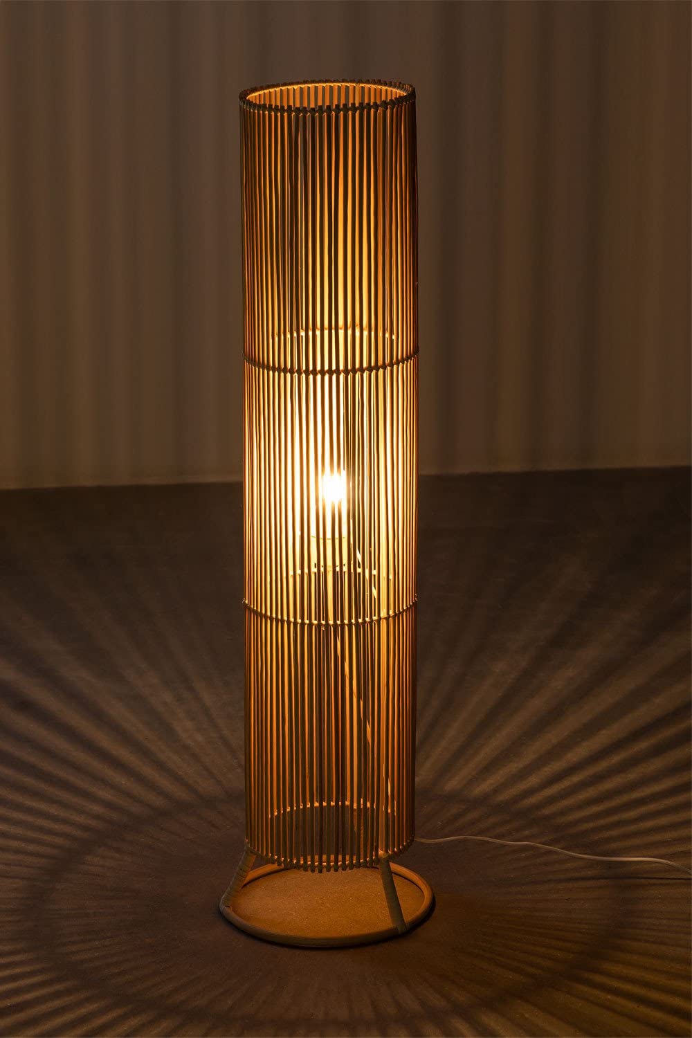 SKLUM Rattanowa lampa podlogowa Nuwas