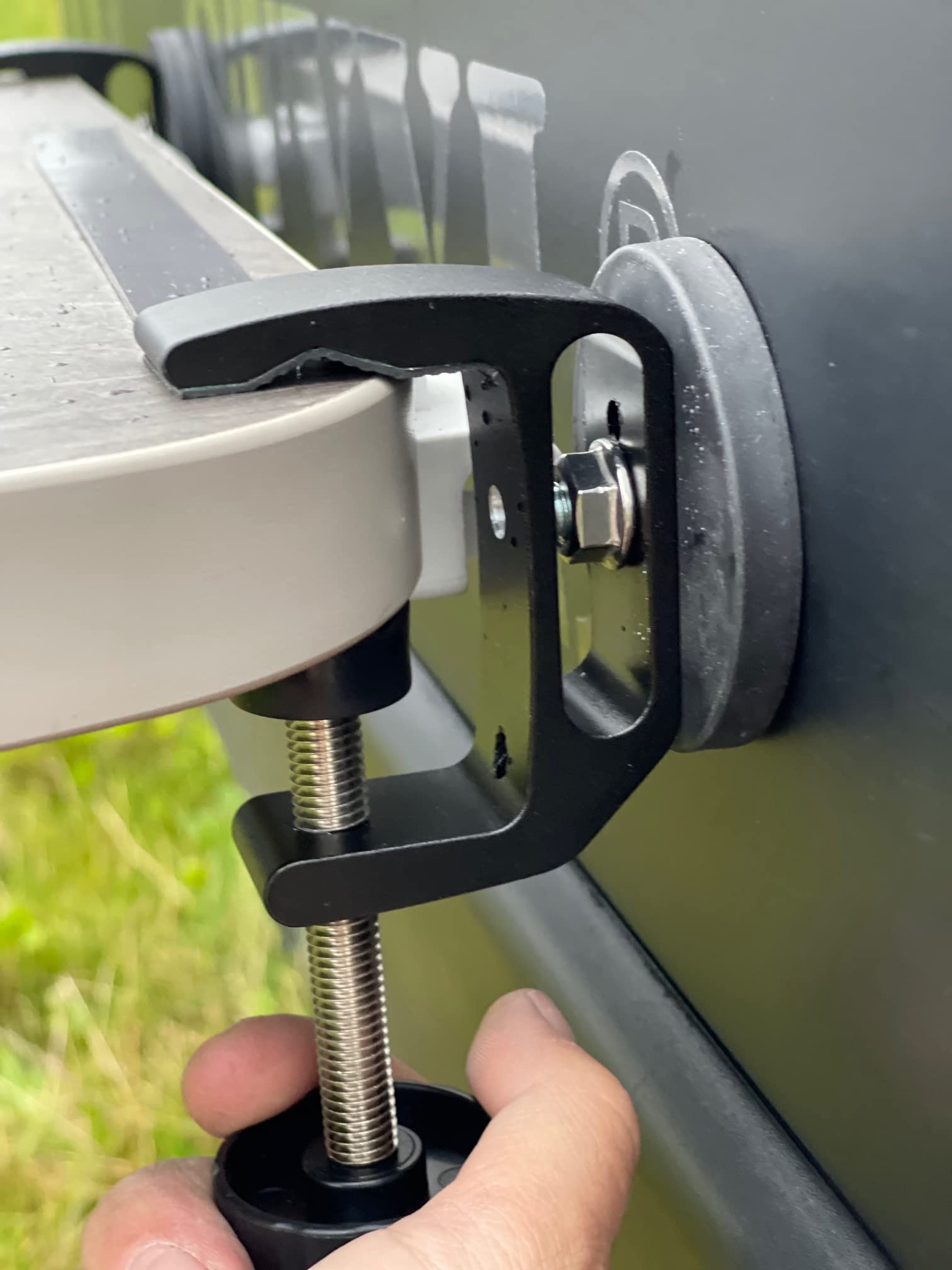 STYYL Magnethalterset für die Tischplatte an Blechkarosserien für Bus, Van und Kastenwagen - Universal -