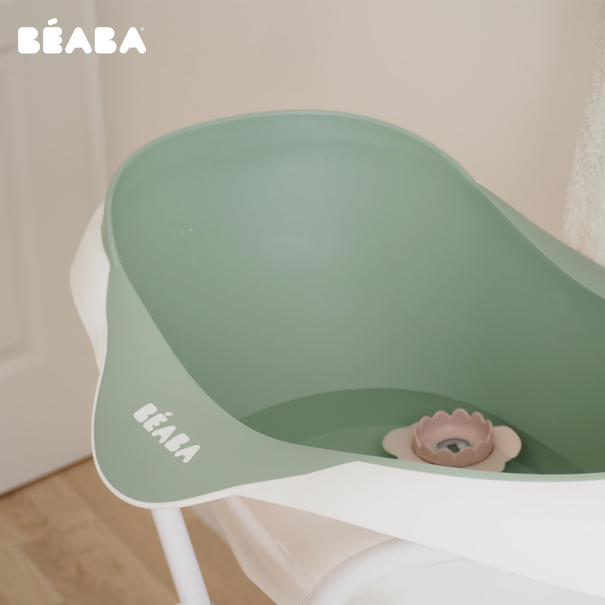 BÉABA, Wanna dla niemowląt, antypoślizgowa i wygodna, wyprodukowana we Francji, miękki i miękki materiał, wielofunkcyjna, ergonomiczna, korek spustowy, kamele'O, szałwiowa zieleń