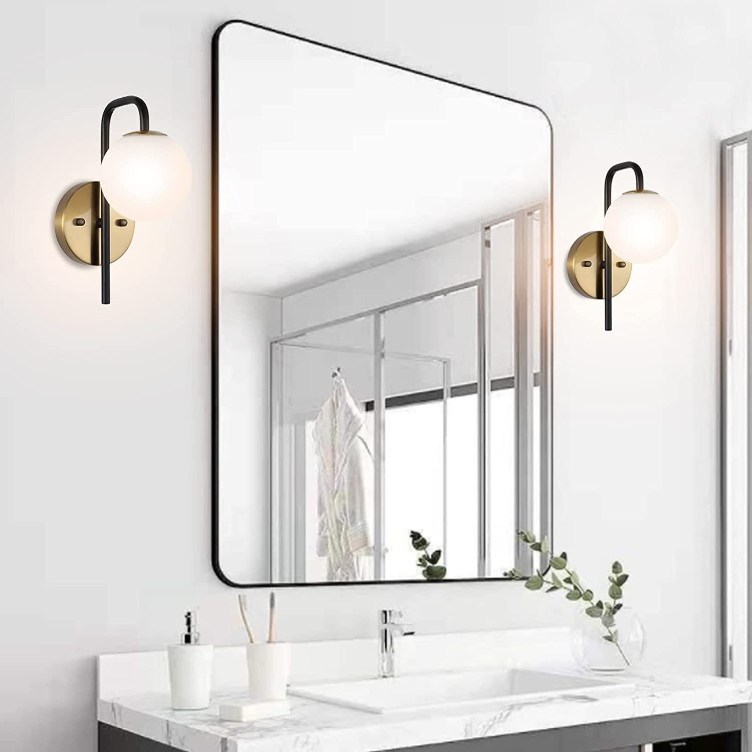 Nowoczesna przemysłowa lampa ścienna, oprawa ścienna ze szklaną kulką 12 cm, 1-D, do łazienki, sypialni lub salonu/mosiądzu + czarna