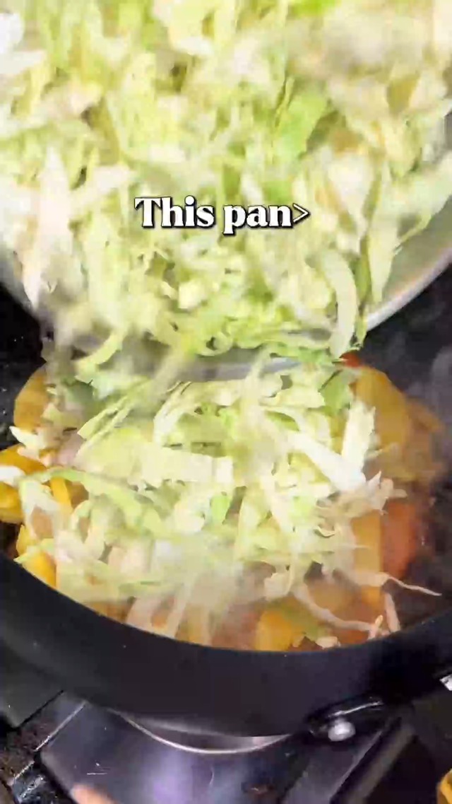 Olla japonesa de hierro fundido con tapa de madera y espátula miniatura 7