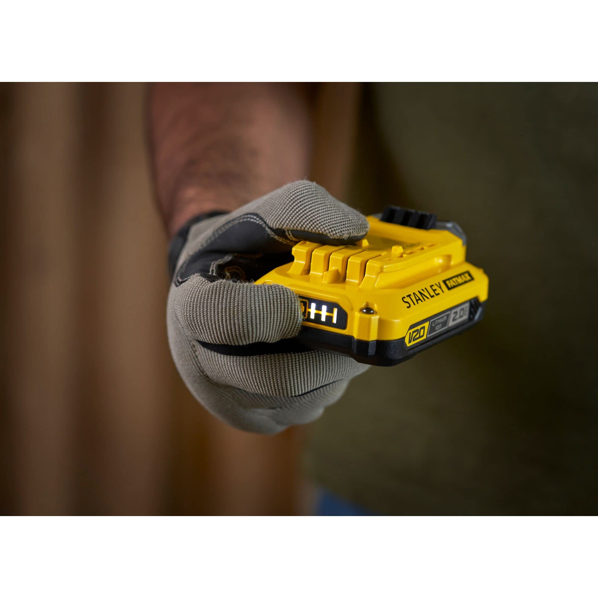 STANLEY FATMAX - Paquete de 2 Baterías V20 18V Li-Ion 2Ah con Cargador Rápido V20 Li-Ion 18V 2A y Indicador LED, SFMCB12D2-QW