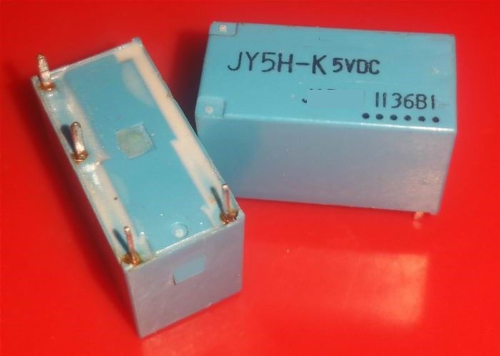 Relé JY5H-K 5V 5A 4 pines para sustitución de componentes electrónicos en PCB 3
