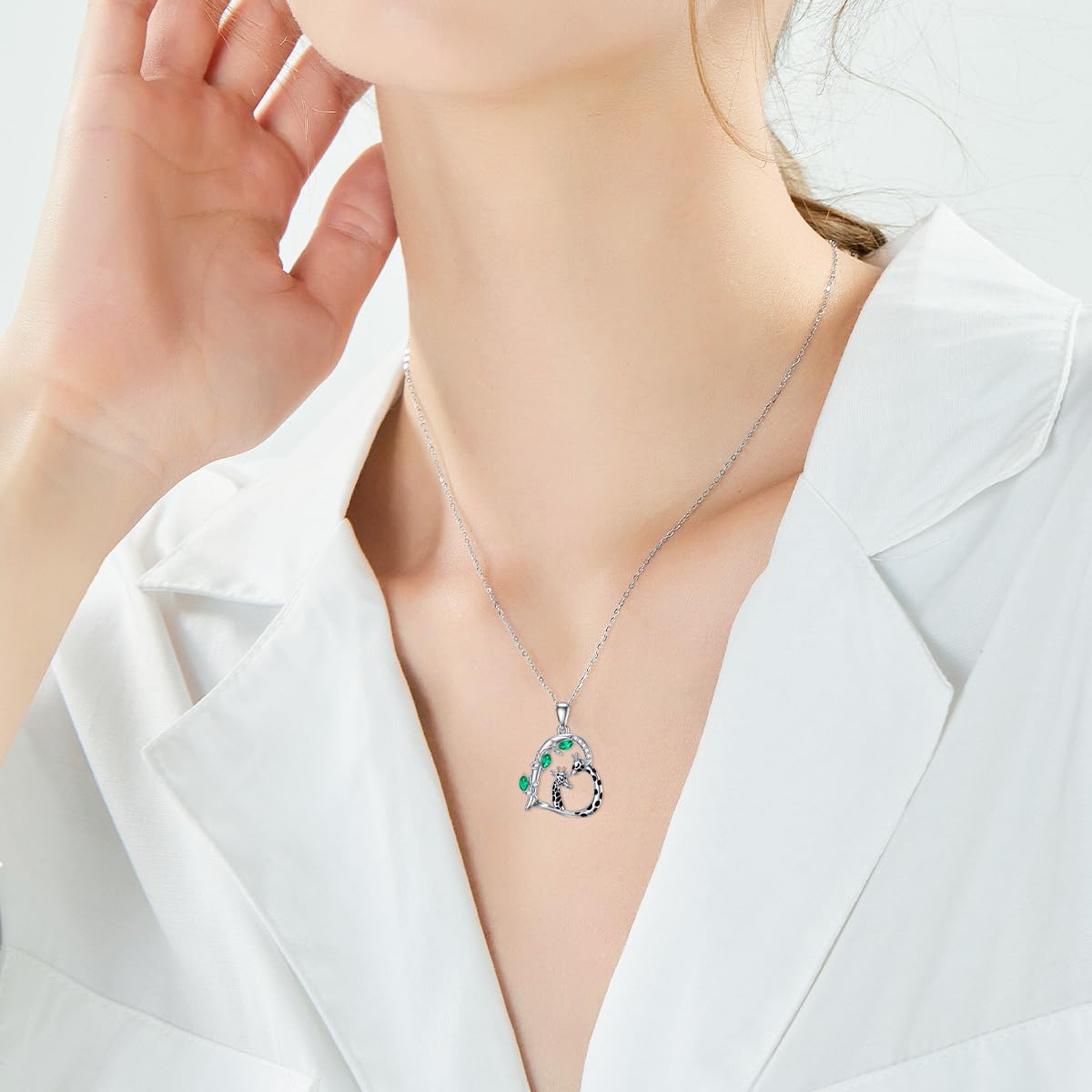 YFN Collana in Argento Sterling con Giraffa a Forma di Cuore, Regalo per Donne, Adolescenti, Ragazze, Amanti della Giraffa, Compleanno, 23*20mm, Argento