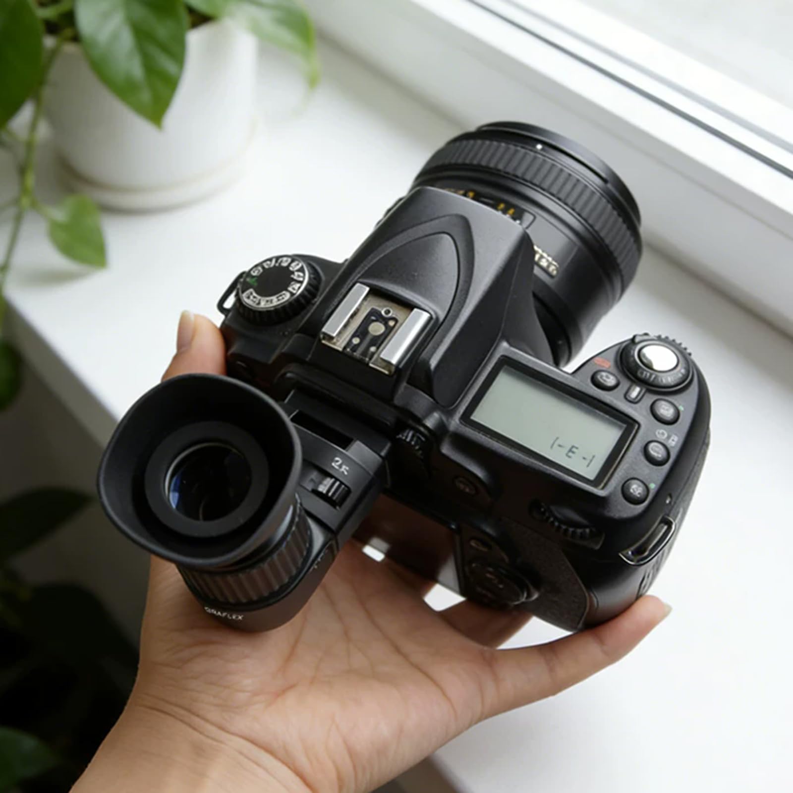 Rechtwinkliger Sucher für DSLR-Kamera, 2x/3,2-fach verstellbare Lupe mit 6 Montageadaptern, kompatibel mit digitalen Filmkameras