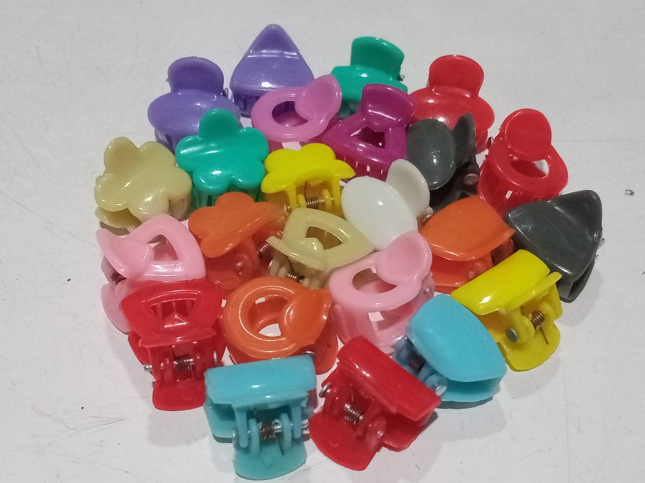 Zintalic 24 Pcs. Small Size Plastic Multi Color & Fancy Hair Clutcher For Baby Girls & Women Hair Claw (B0BYXH1XZF) Amazon Price History, Amazon Price Tracker
