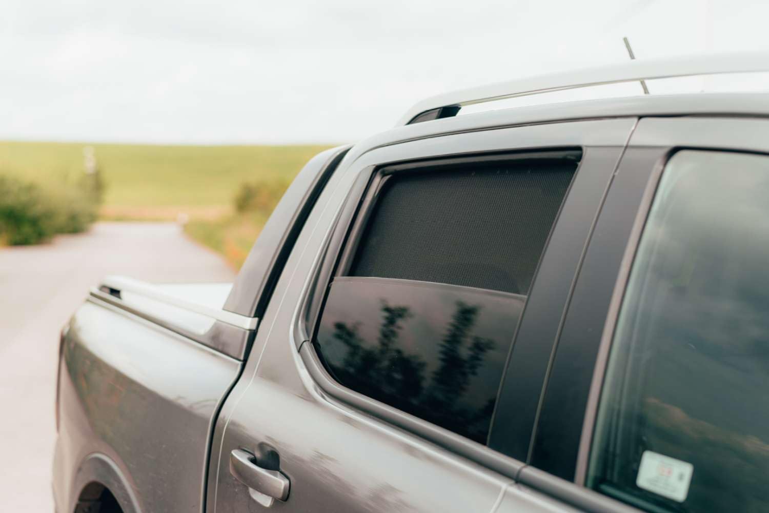 Sonnenschutz Blenden passend für VW Amarok ab 2023/für Ford Ranger ab 2023 Sonnenblenden Komplett-Set AZ17002945 AZUGA
