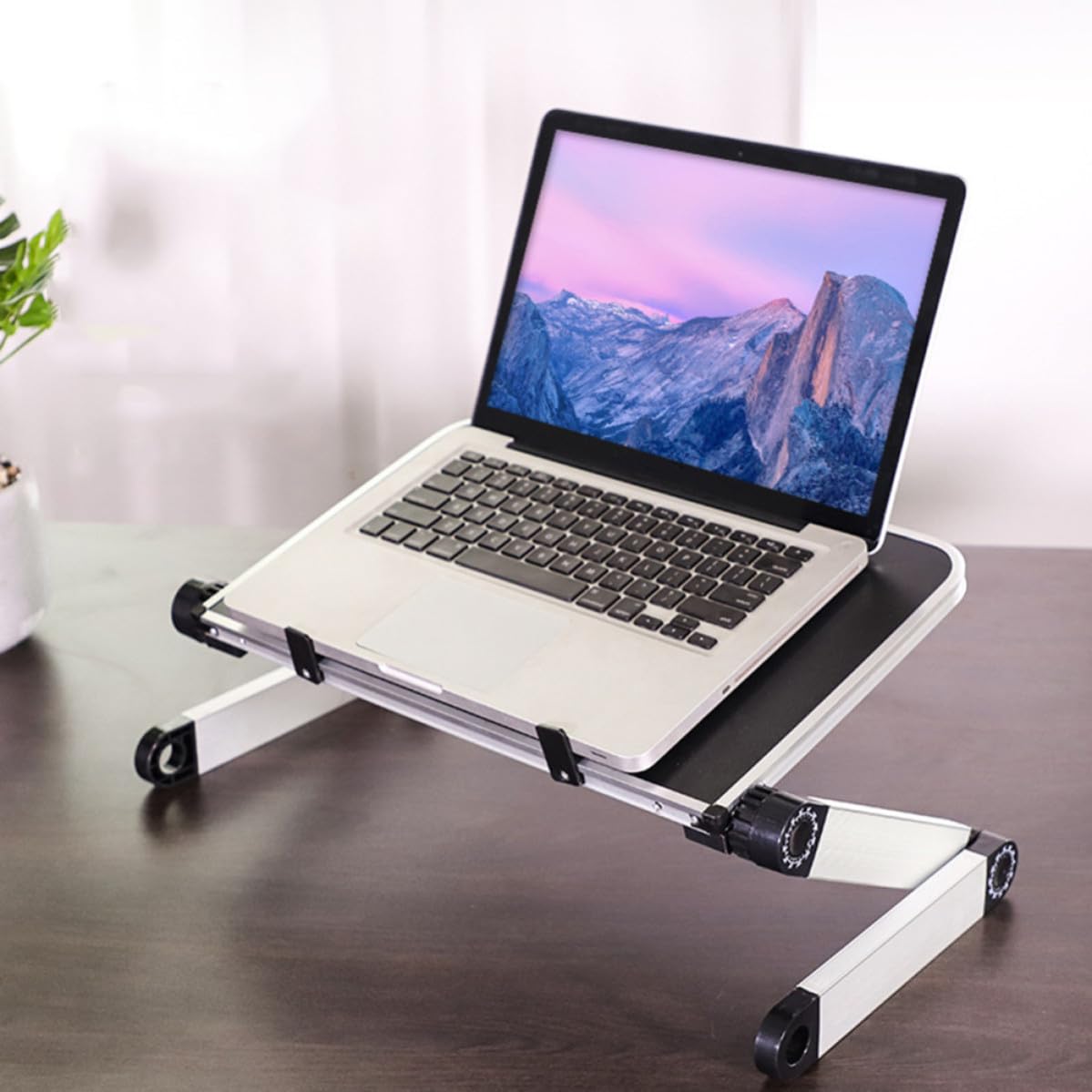 Supporto Portatile per Laptop e Tablet, Regolabile, Nero in Ferro | Angoli Multipli di Visione, Design Ergonomico, Struttura Ventilata, Base da Scrivania per Uso Quotidiano