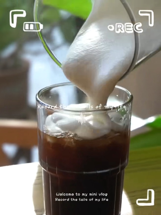 ミルクです。 Amazon.com: YESERLI 5-in-1 Split Glasscup Electric Milk Frother
