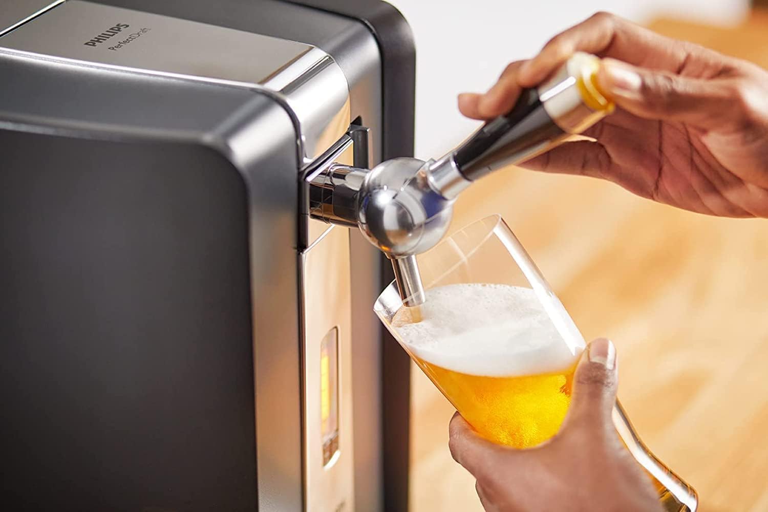 PerfectDraft – Bierzapfanlage + 1 Bud Fass 6 l – Heimdruckmaschine – Kühlung bei 3 °C – 30 Tage Frische – LED-Display Temperatur, Volumen – Geschenkidee für Amateur-Bier