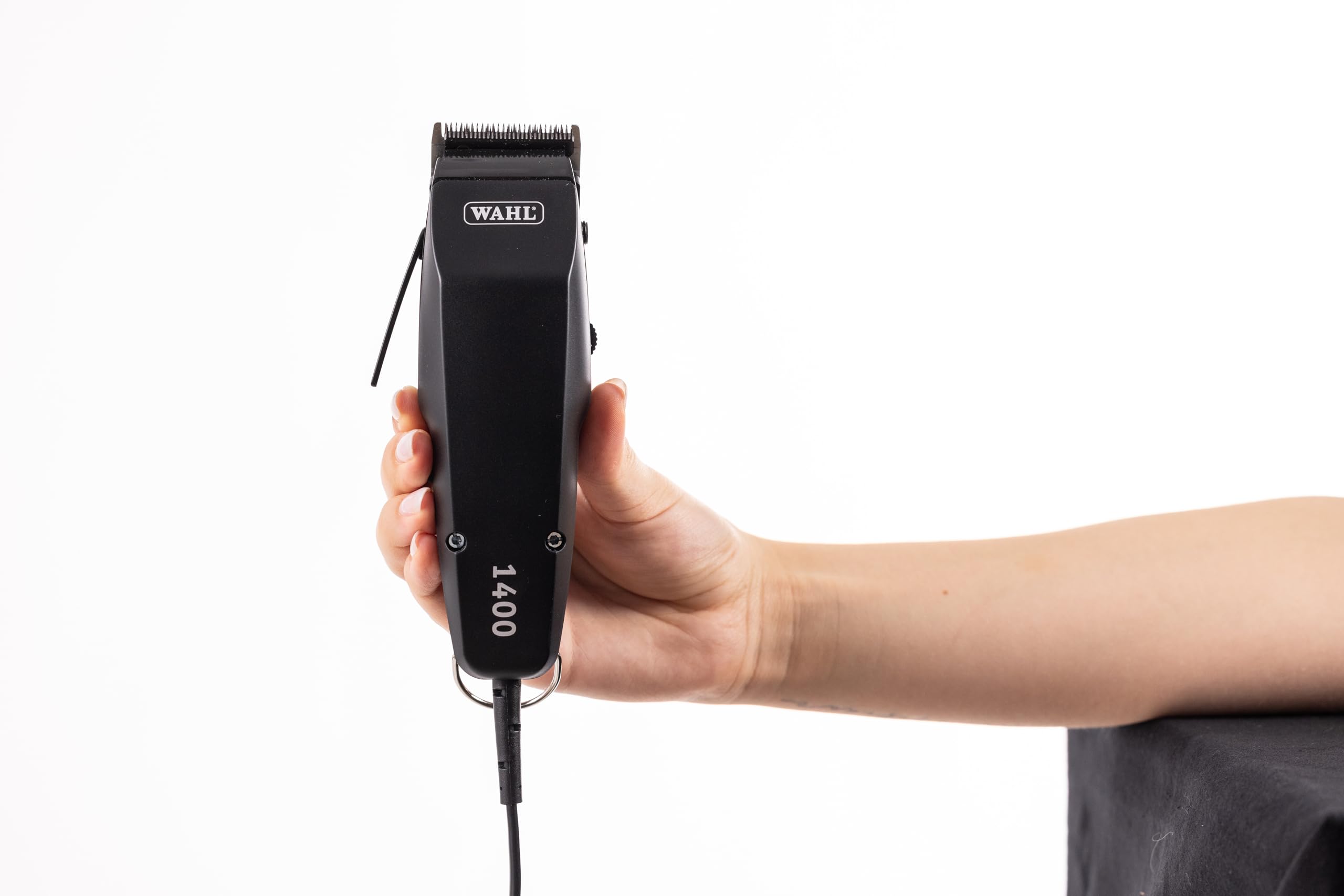 Wahl 1400, Cortapelos para animales, Cortapelos con cable para perros, Kit de peluquería, Peluquería canina en casa, Cuchillas afiladas con precisión, ligero, 4 peines de sujeción, Negro