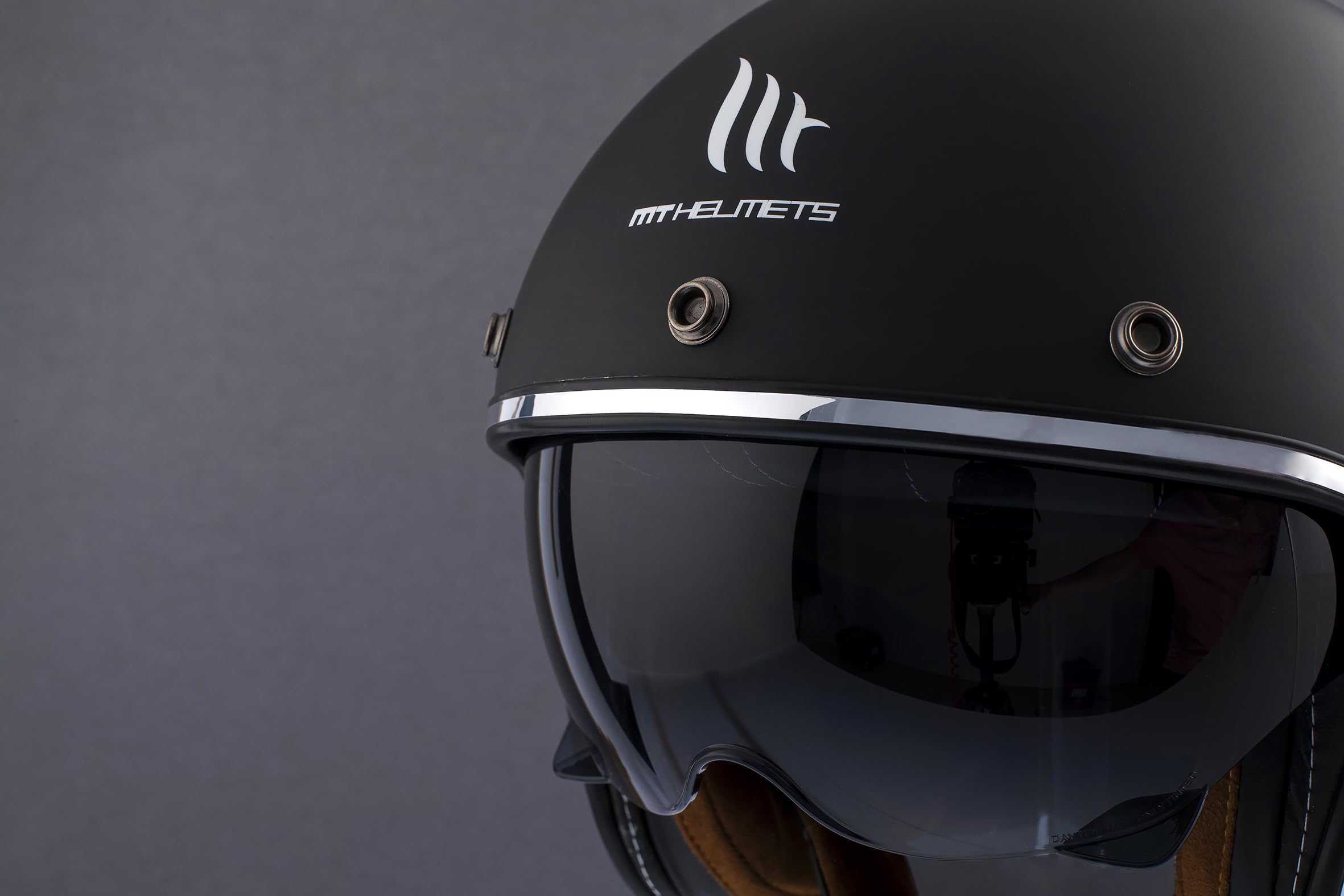 MT Helmets Le Mans 2 SV – Casco Moto Jet Vintage con Detalles en Cuero, Visor Solar Retráctil Full Vision, Interior Lavable y Calota HIRP | Homologado ECE 22.06 & DOT