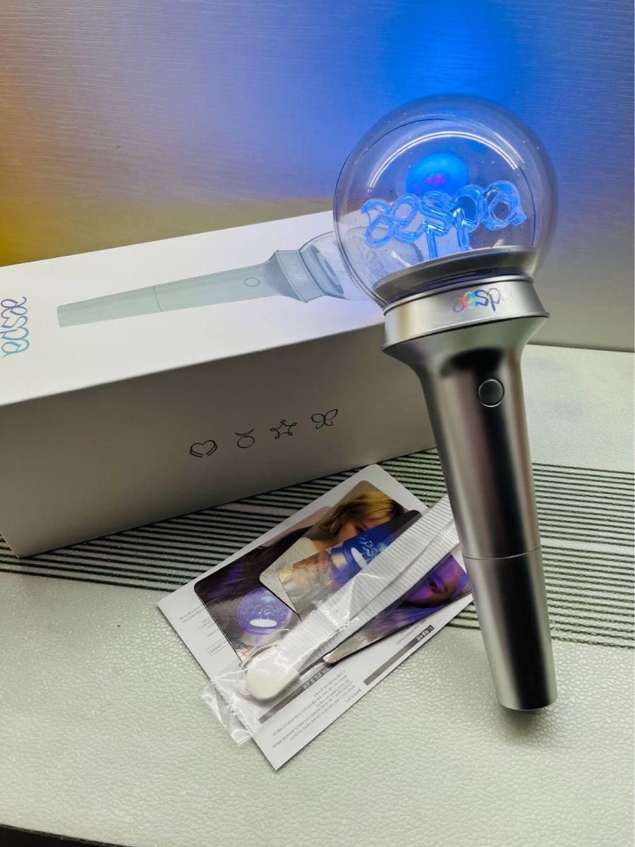 【新品未使用】 aespa ペンライト 公式 応援棒 2本セット Amazon.co.jp: AESPA (エスパ) 公式ライトスティック 応援棒