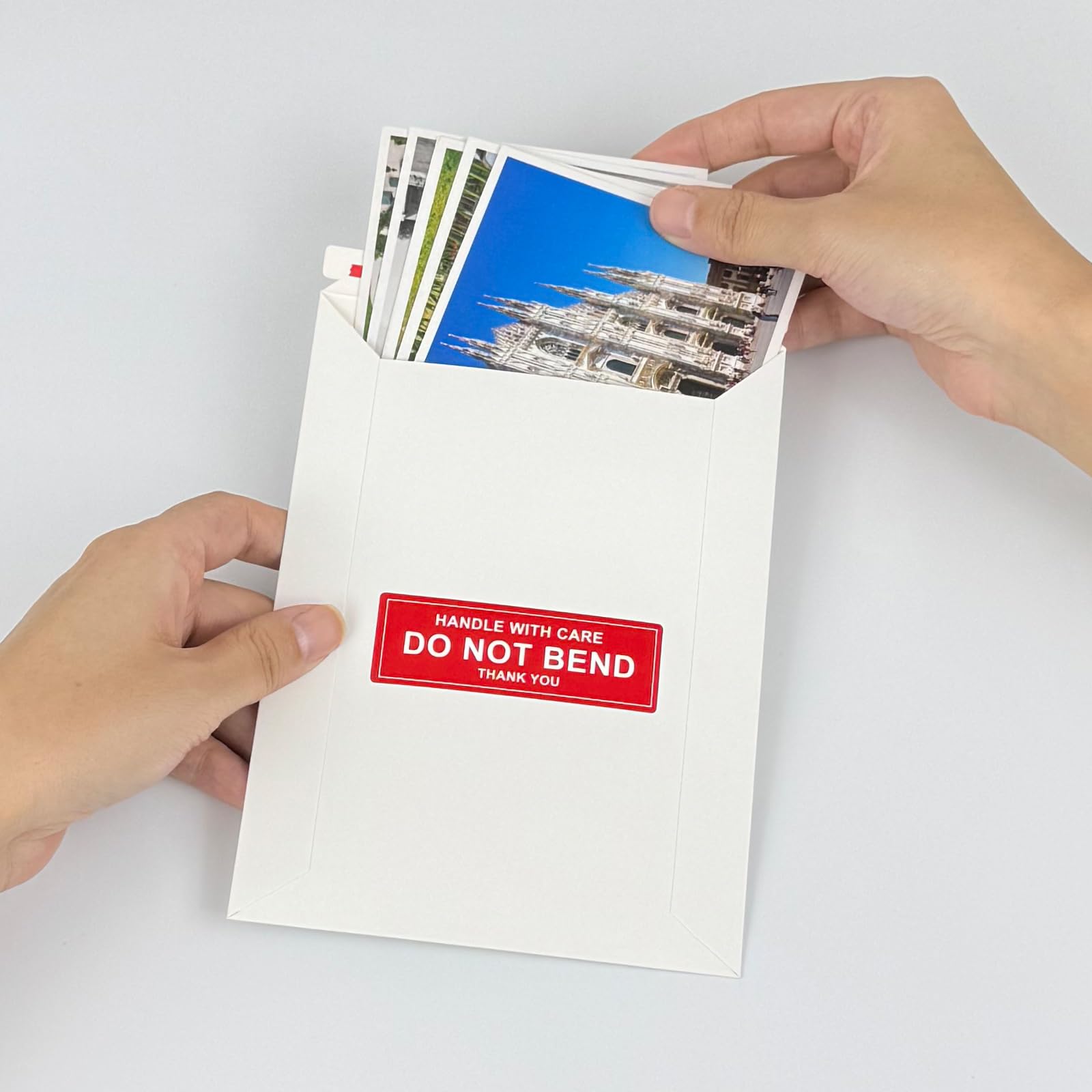 100 sztuk kopert kartonowych, cienkie koperty wysyłkowe na karty kolekcjonerskie z etykietami DO NOT Bend Label, mała, samouszczelniająca się koperta na dokumenty, biała