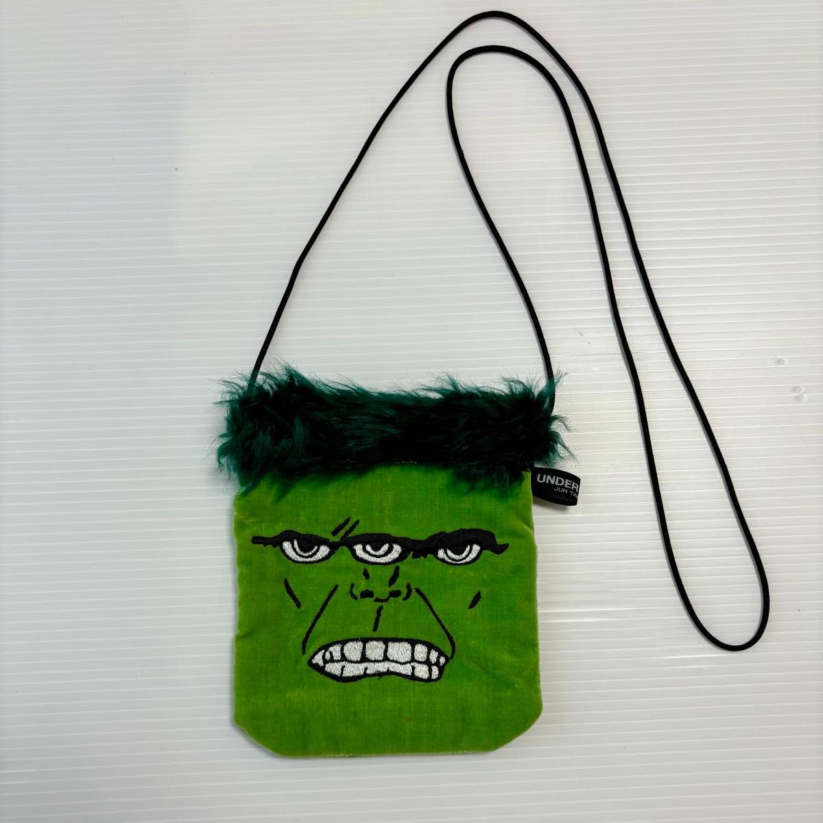 Amazon.co.jp: UNDERCOVER 青山OPEN限定 三つ目ハルク刺繍 サコッシュ 
