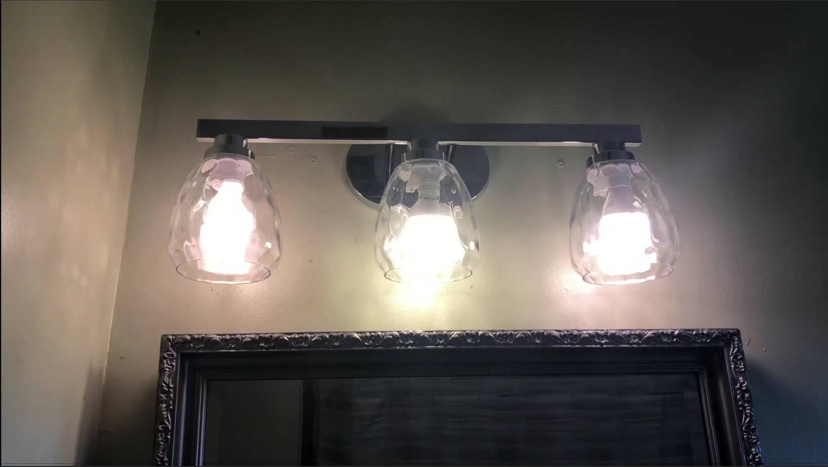 Image of GAOMON 3 Light Bathroom Light Fixtures, Chrome Vanity Light Fixtures Over Mirror Wall Mount Lighting Fixture with Hammered Glass Shade E26 Socket for Hallway Kitchen Bedroom Living Room