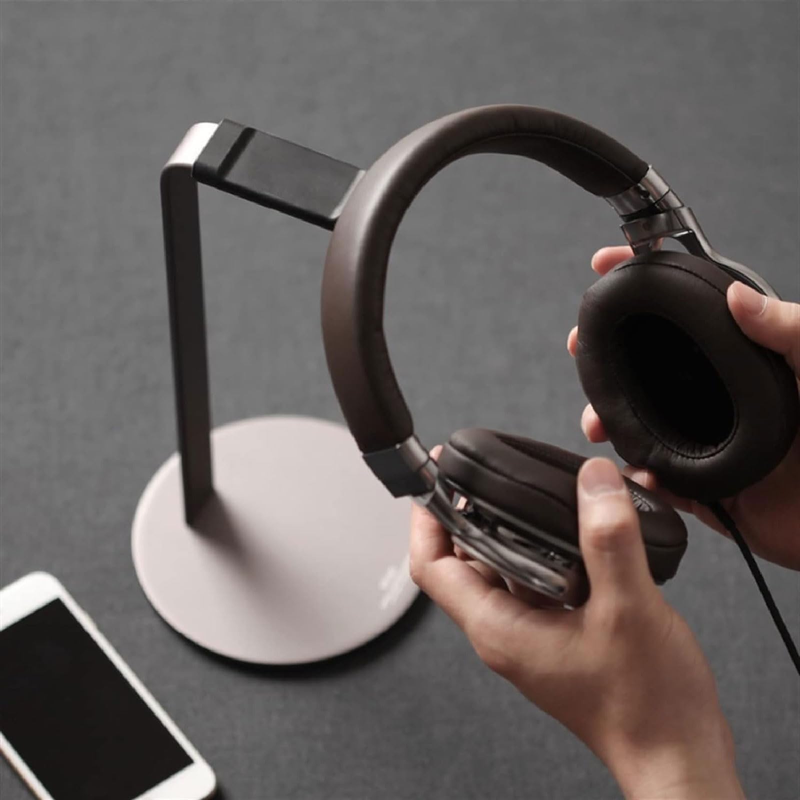 Soporte para auriculares, colgador para auriculares, soporte para auriculares con un cuerpo de aleación de aluminio resistente, soporte para auriculares para juegos de PC para todos los auriculares