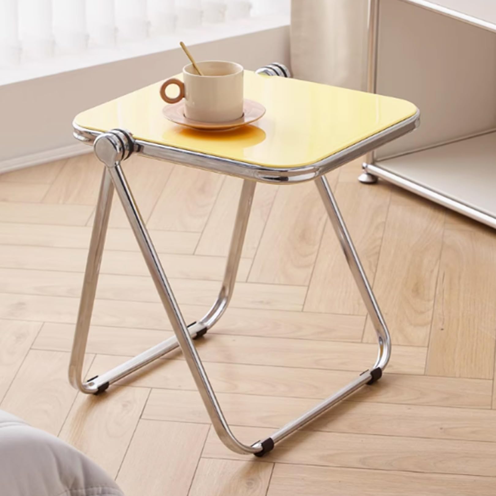 Table basse pliante en acrylique Slish ack jaune résout le manque d'espace