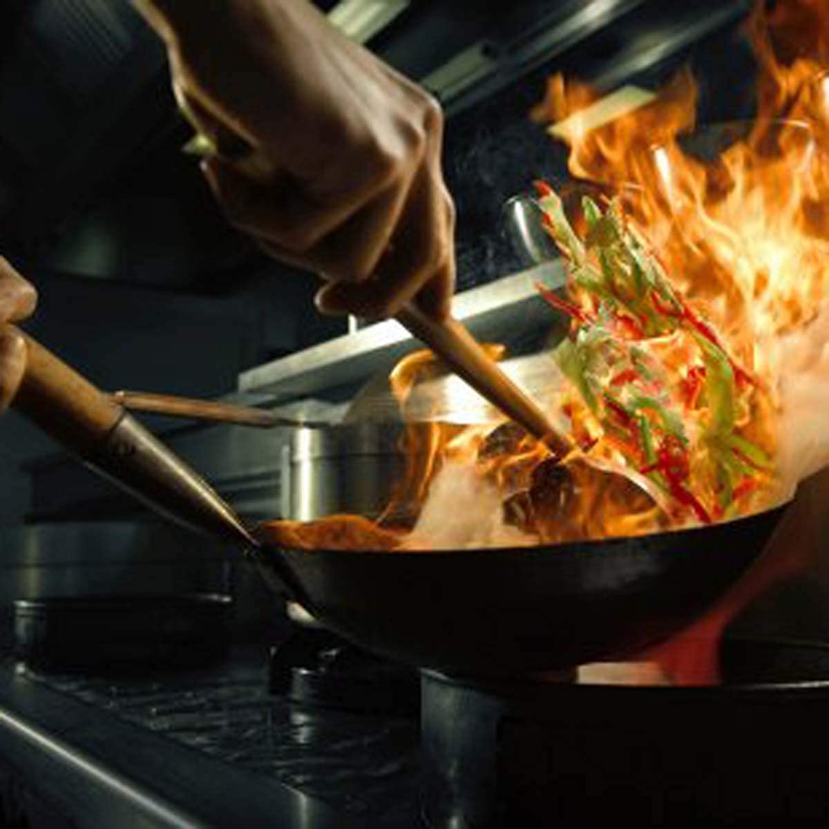 Wok in ghisa Pre-stagionato, Padella Wok Wok Fatti a Mano e padelle per friggere con Manico in Legno Pentole antiaderenti con Fondo Tondo Wok Durevole, 34 cm/ 13,5 Pollici () Interesting