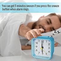 Vista 4 de Reloj despertador analógico pequeño con pilas para baño, reloj de viaje, reloj de noche de escritorio para dormitorios más silenciosos para niños