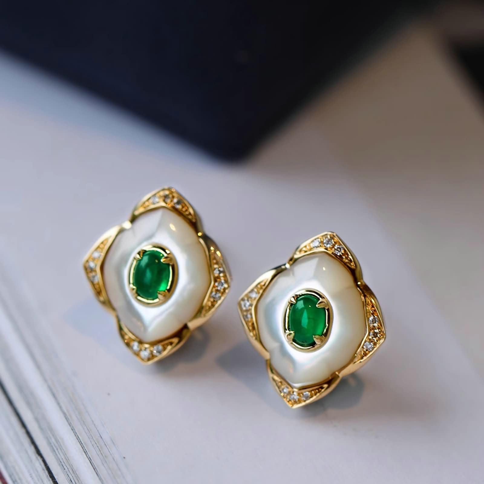 Gold Ohrringe Hochzeit 9K / 14K / 18 Karat Damen, Oval mit Smaragd 0,25 Karat und Diamant, Ohrringe Gold Grün Frauen für Hochzeit