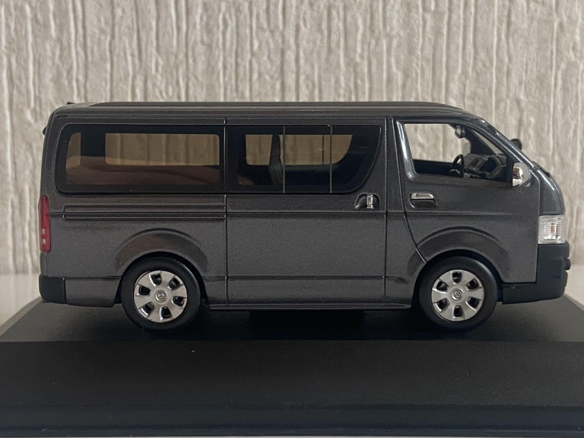 1/43 トヨタ　ハイエース　ワゴン　  ミニカー　ダークブルーメタリック 1/43 トヨタ ハイエース ワゴン ミニカー ダークブルー