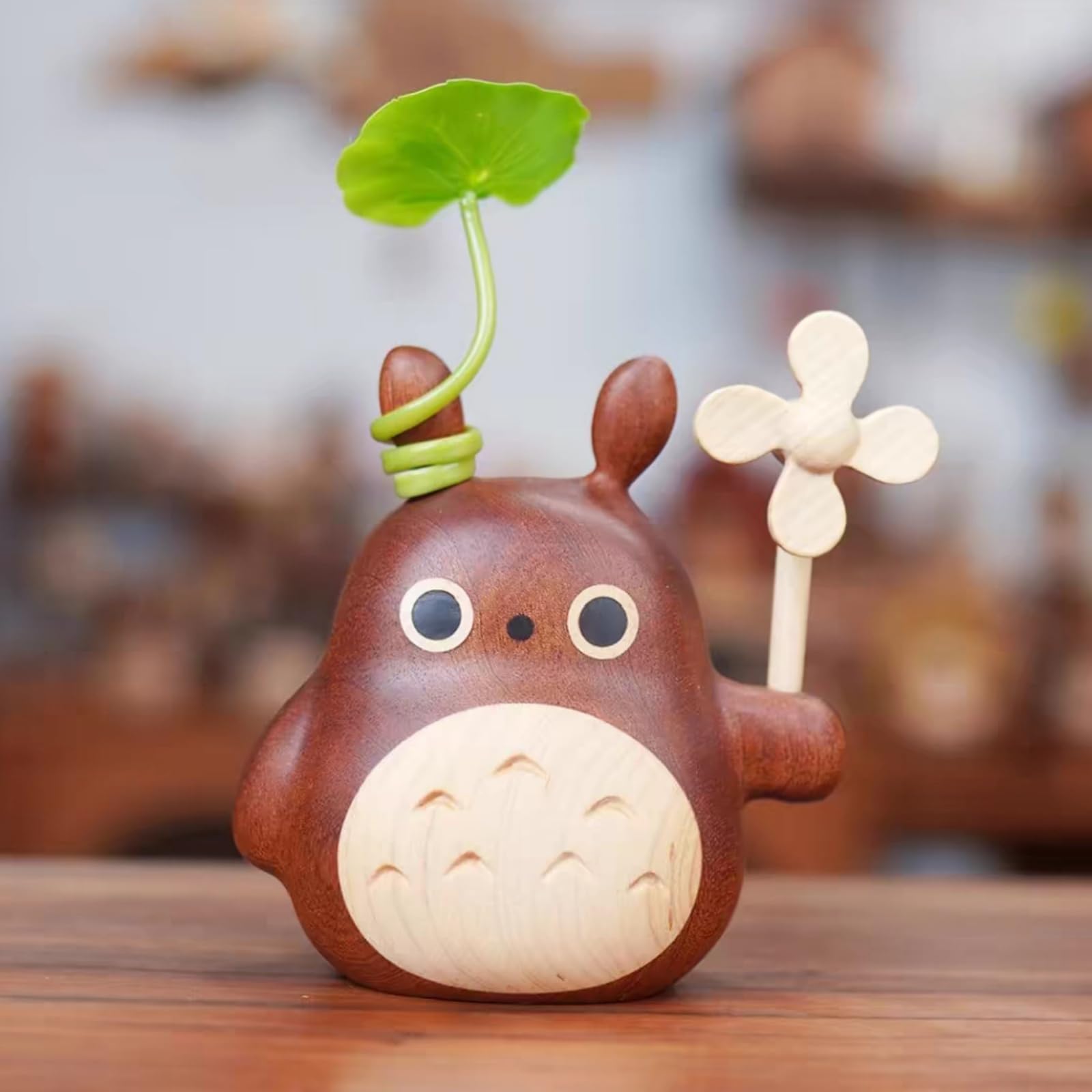 m*a様 トトロのフィギュア付き木製置物 Amazon.co.jp: 無垢材のトトロ置物、木製カートンフィギュア、傘付き