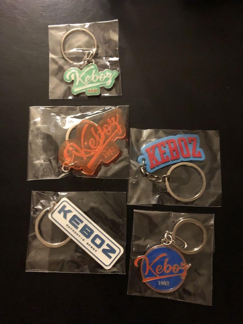 Amazon | kebozキーホルダー5個ステッカー12枚セット | シール