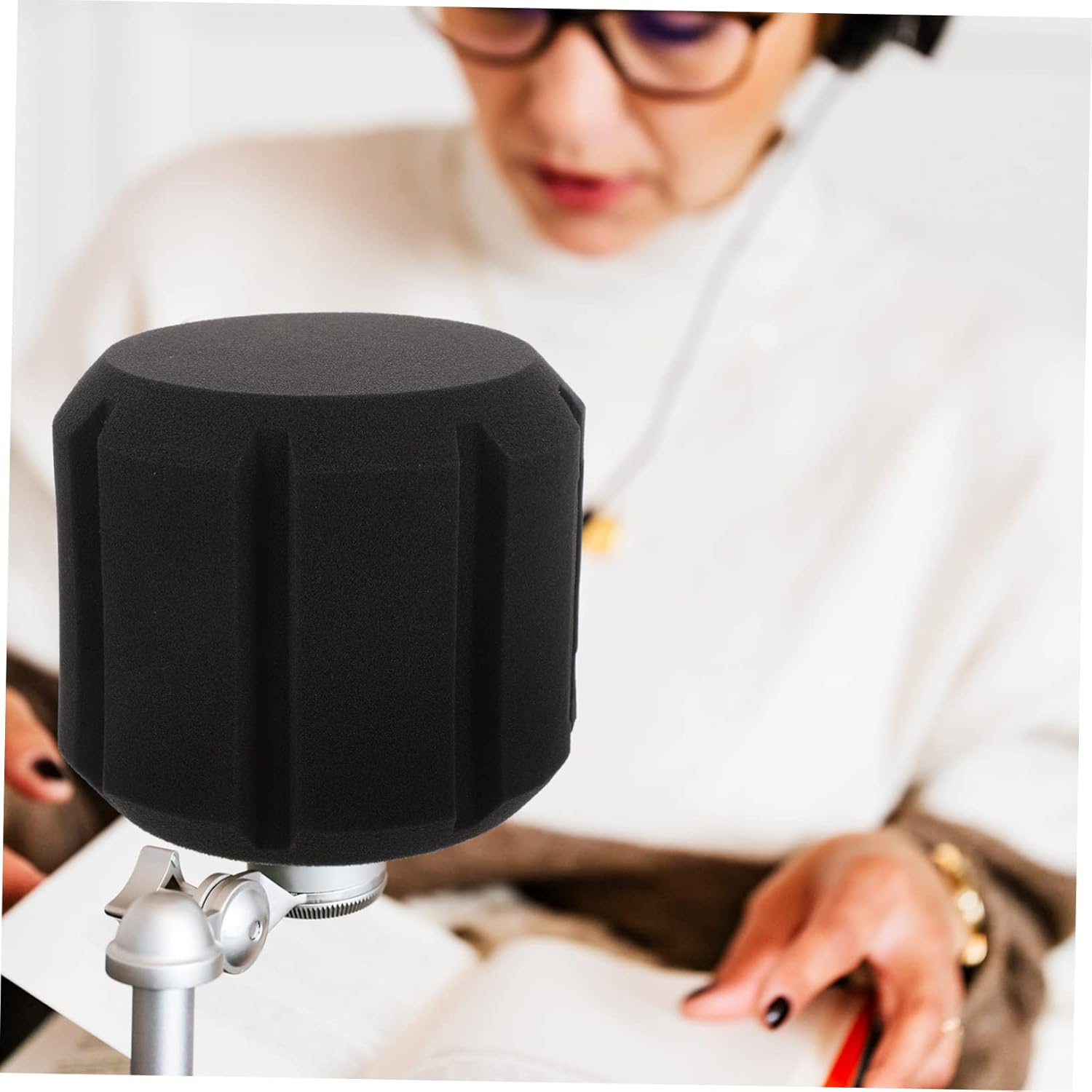 Microphone Sound Filter Noise Reduction Sponge Cover for Microphones Portable Windshield Isolation Shield Protects Against Wind and Saliva Interference