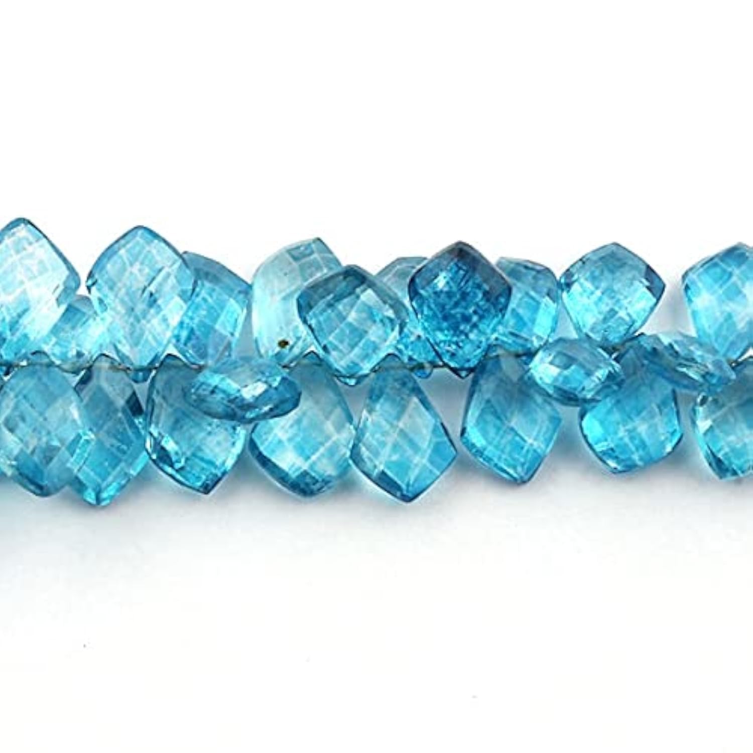 Quartz bleu facetté haut de gamme en briolettes pour haute joaillerie créative