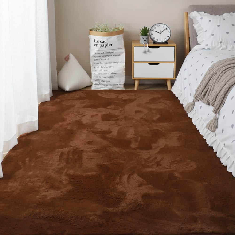 GueTTO Tappeto Finta Pelliccia Coniglio Pelo Corto Bianco Ultra Morbido Peluso Tappeto Pavimento Antiscivolo Fondo Pelle Lavabile per Salone Camera Arredamento Domestico Moderno,caffè,140 x 200 cm