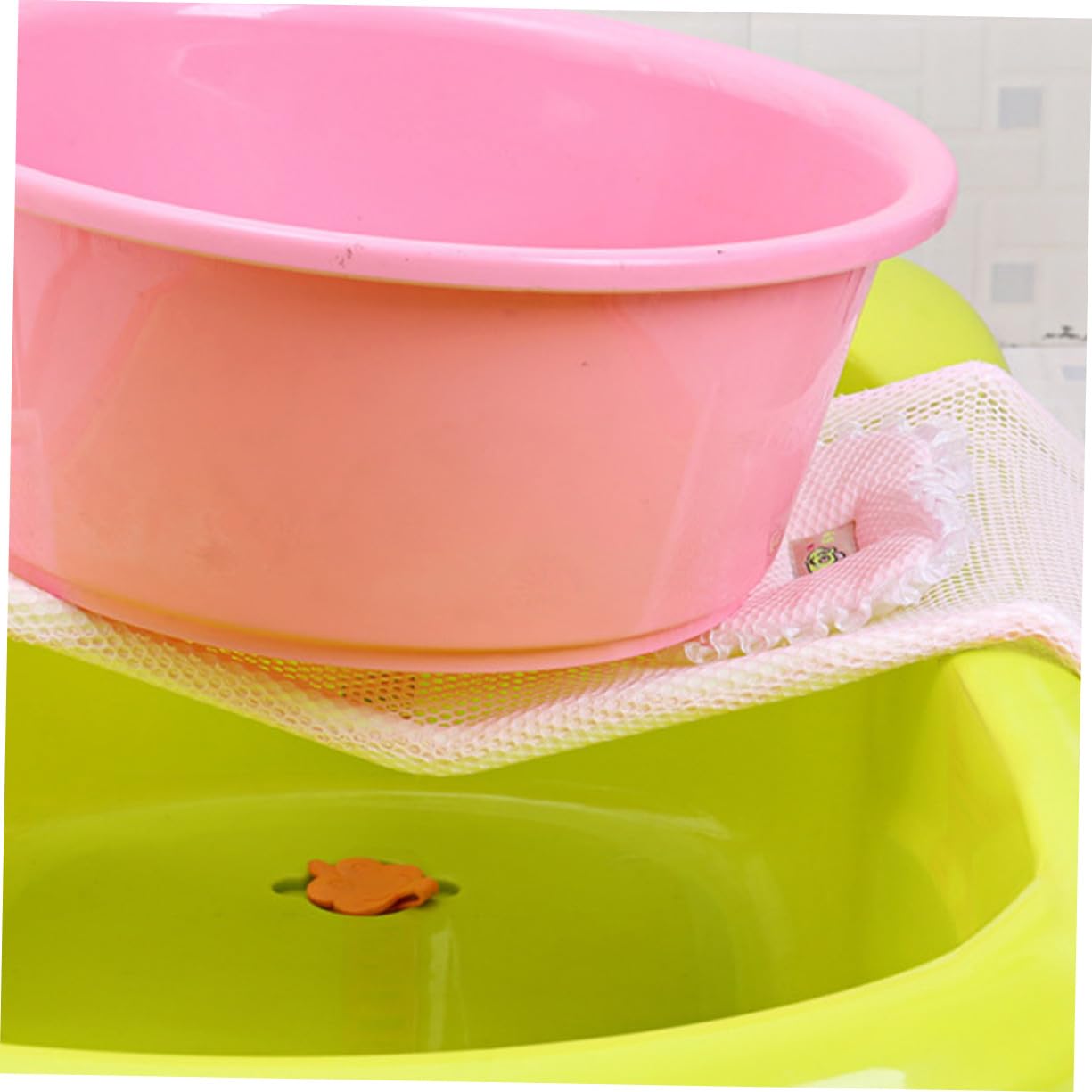 Newborn Bath Seat Cushion Pad Non-Slip Shower Tub Net with Reversed U Buckle for Stable Fit and Comfortable Back Curve Pink