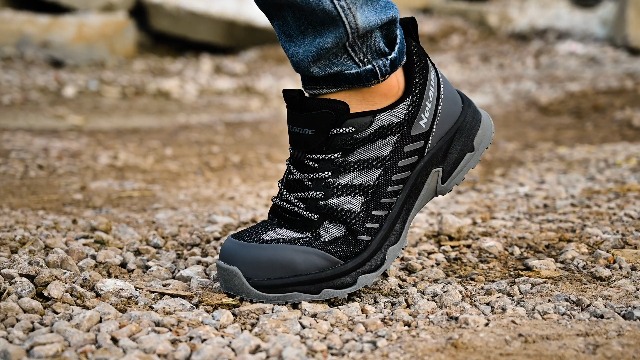 Amazon.com: Netanac Comfortable Steel Toe Shoes for Men 