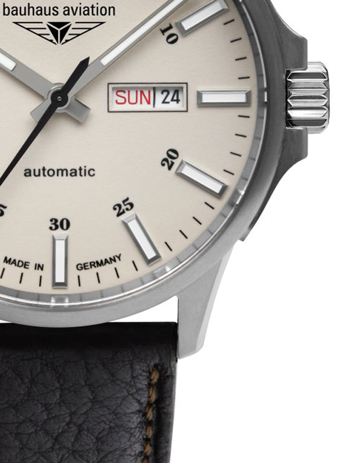 Bauhaus Aviation Herrenuhr mit Lederband Titan Automatik 10 ATM Saphirglas Tag Datum DayDate 2866-5