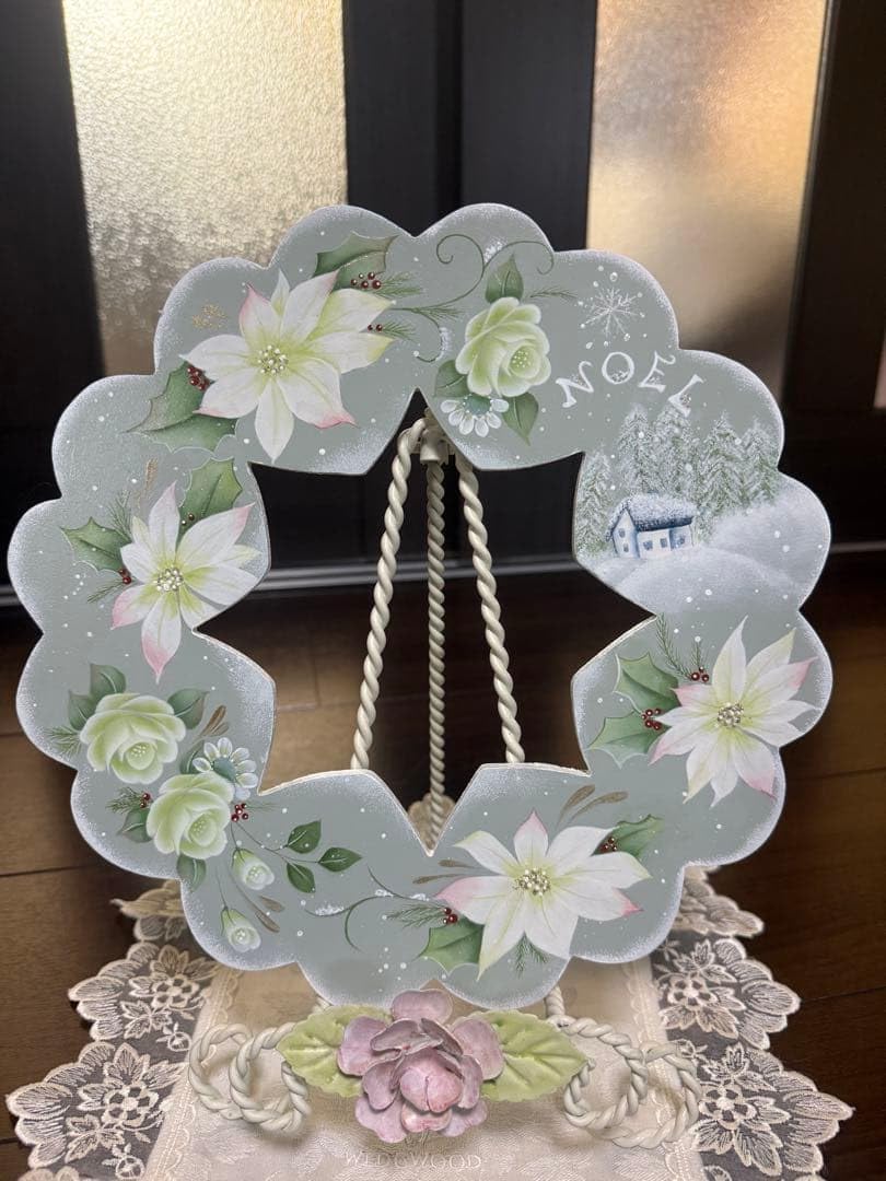 クリスマスのホワイトリース(生徒作品) | トールペイント え・と・せ・と・ら*:..｡o○☆ トールペイント作品 クリスマスリース ホワイトグリーン
