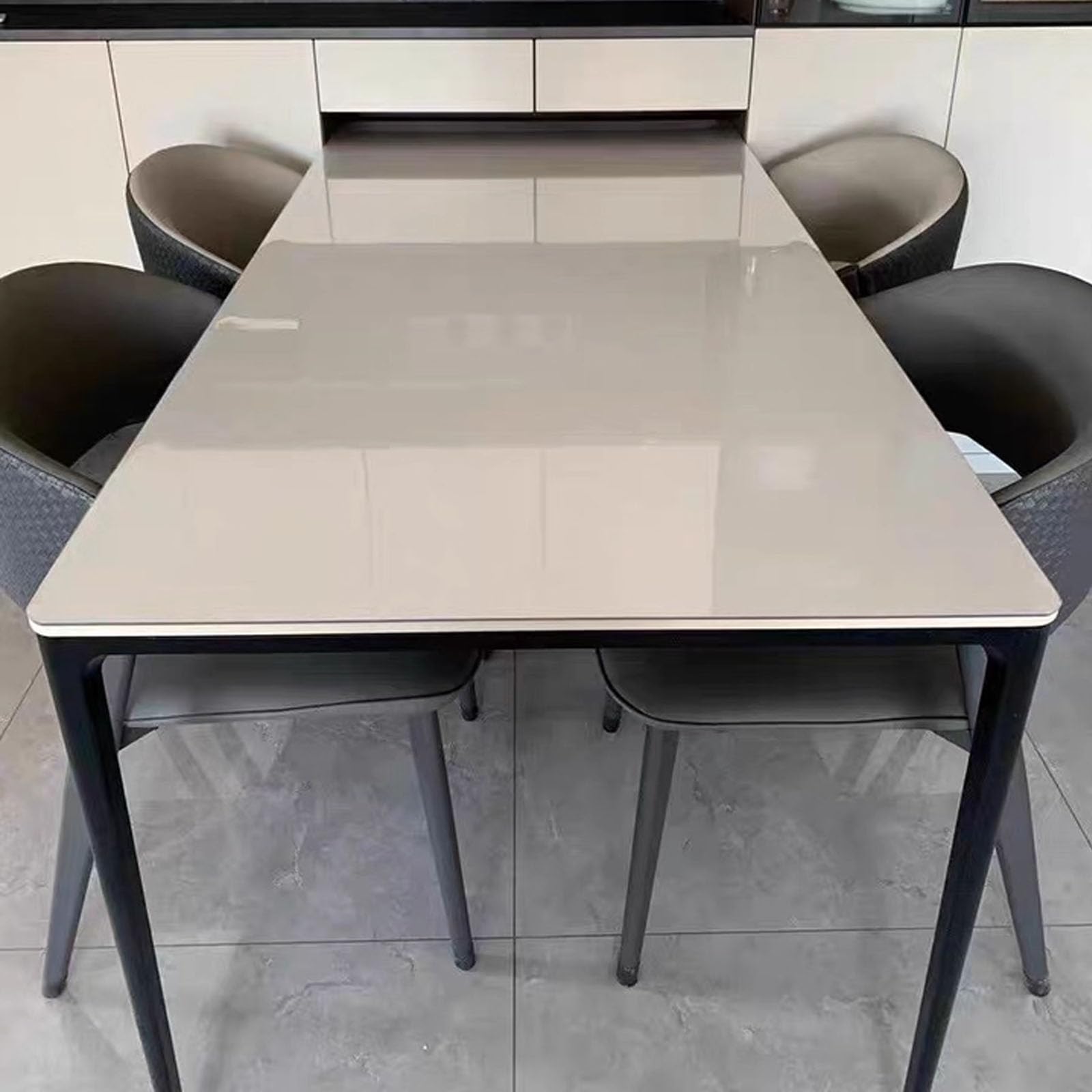 Nappe en plastique lavable FLAVYO contre les rayures de table
