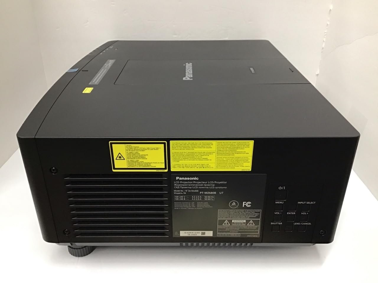 Amazon.com: Panasonic PT-MZ680BU7 LCD Projector - Black