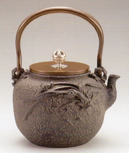 鉄瓶　糸目鉄瓶　銅蓋　銘有り　茶道具 Amazon | 茶道具 鉄瓶 蘭 銅蓋 オハグロ仕上げ 1.1L 高さ21.5×幅16.5