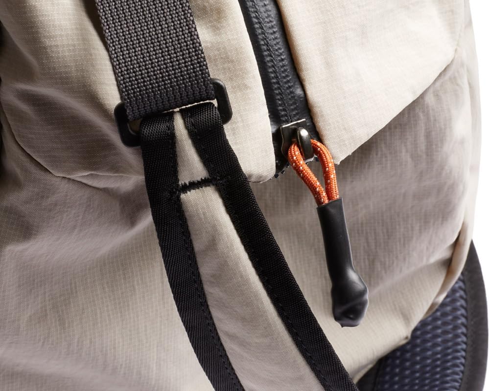 Bellroy Lite Duffel (lightweight technical duffel bag) - Image 5