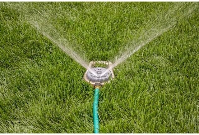 Expert Gardener 8-Pattern, Adjustable Area Sprinkler with Weighted Metal Base