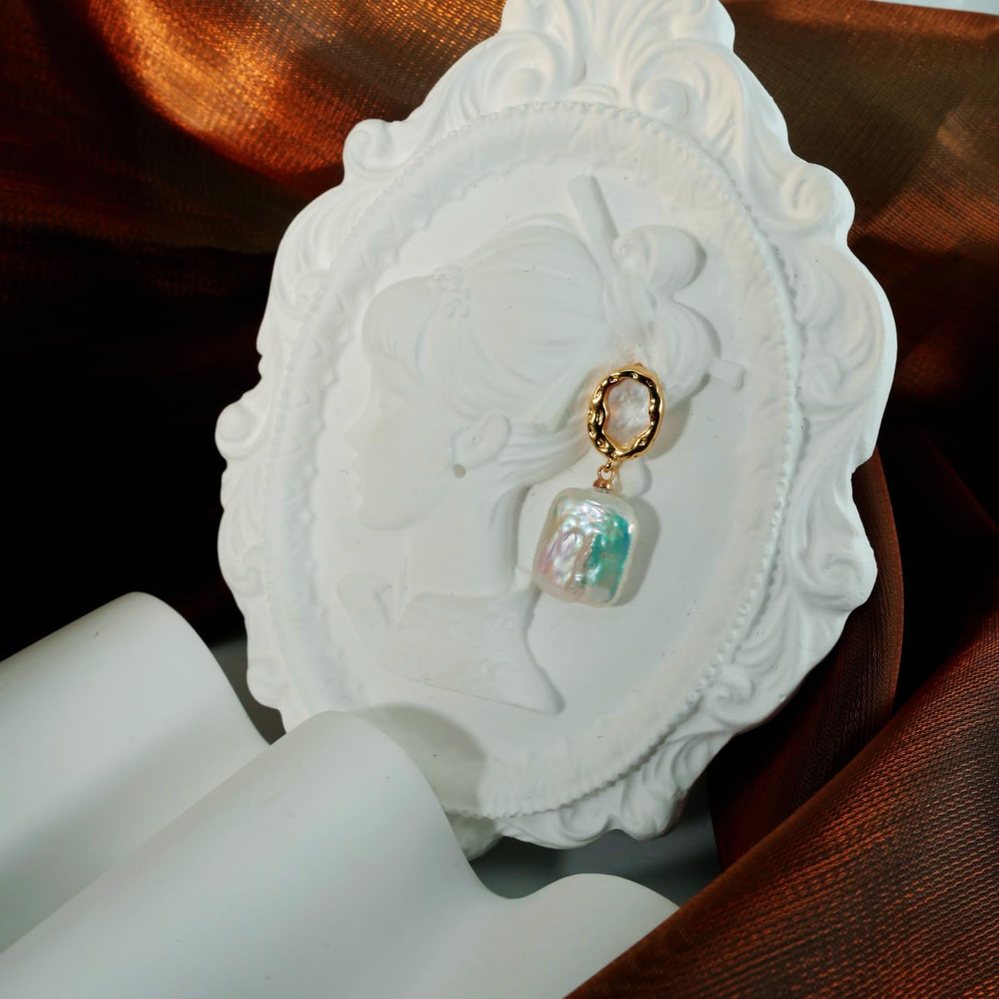 Loulangems Lucky Earrings, Retro Style Lucky Plant Earrings, Baroque Pearl Pendant Women's Earrings, Fashion Accessories for Parties and Festivals.