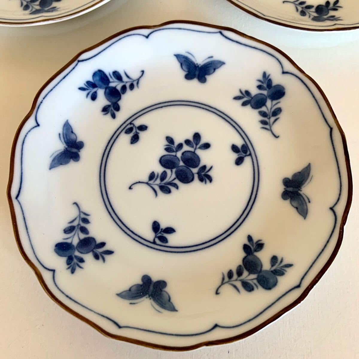 Amazon.co.jp: 龍峰窯 小皿 蝶草花 10客 小皿揃 陶器 龍峰 和食器 木箱