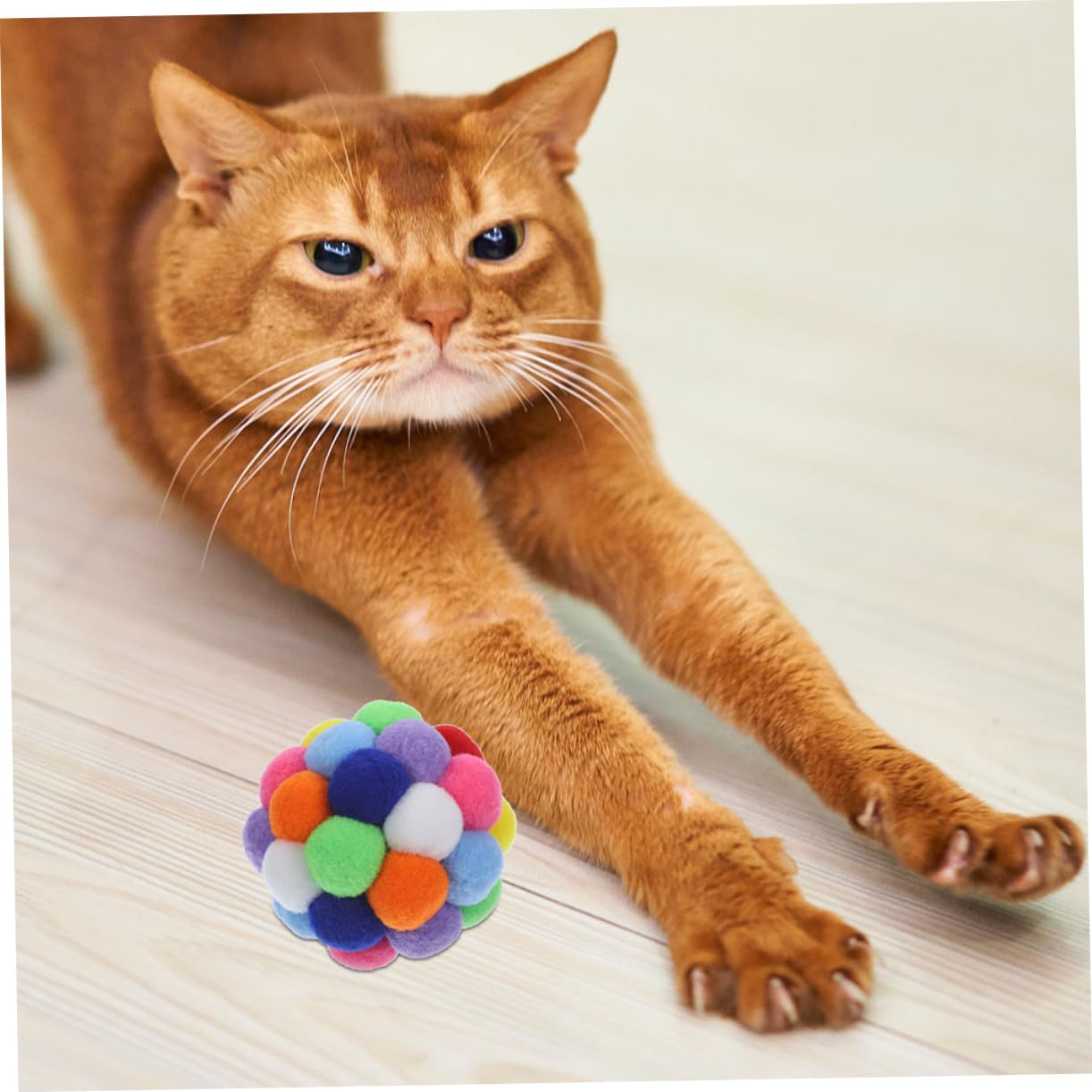 FOMIYES Lot de 4 Boules de Chat en Peluche avec Clochettes Colorées Jouets pour Chats D'intérieur Prévient Griffures Actif