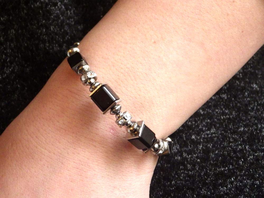 Bracciale rigido da donna in acciaio inossidabile con perle di vetro nero e perline di strass