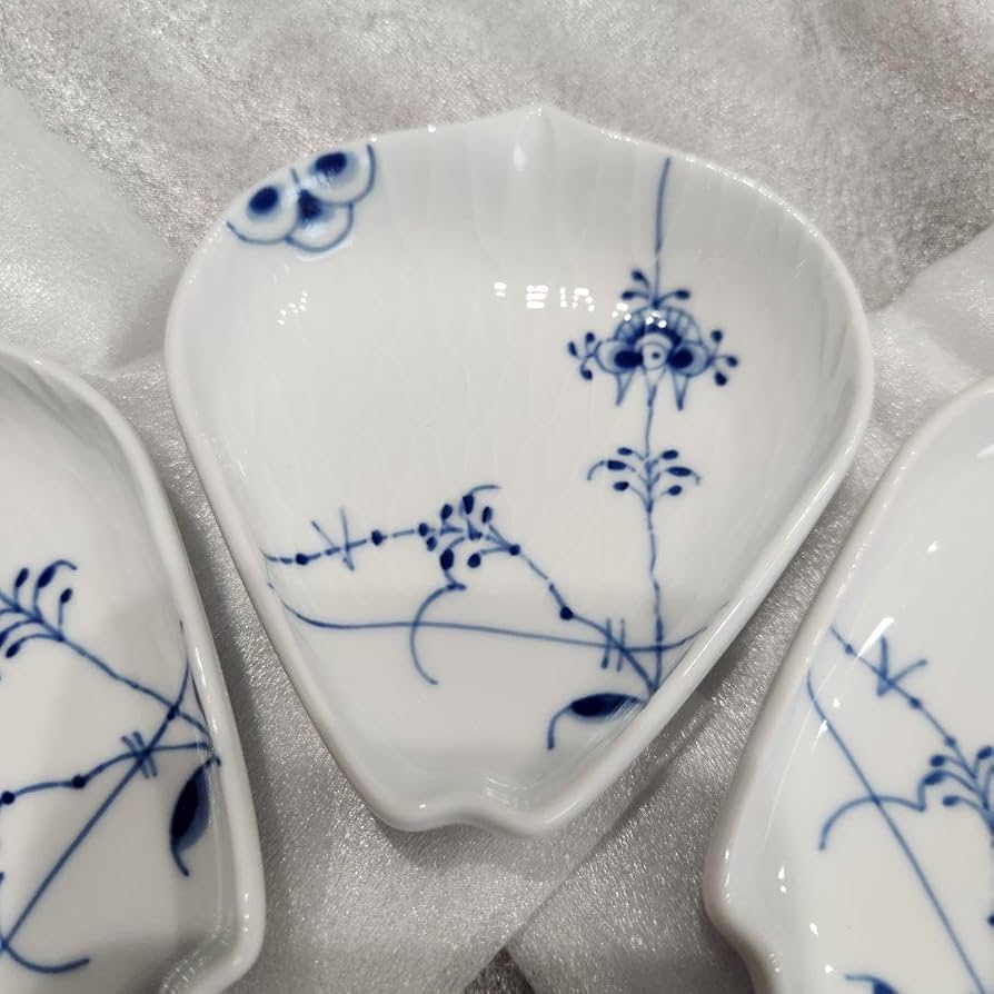 ロイヤルコペンハーゲン ブルーパルメッテ ペタルディッシュ スクエアディッシュ 楽天市場】ロイヤルコペンハーゲン ブルーパルメッテ ペタル