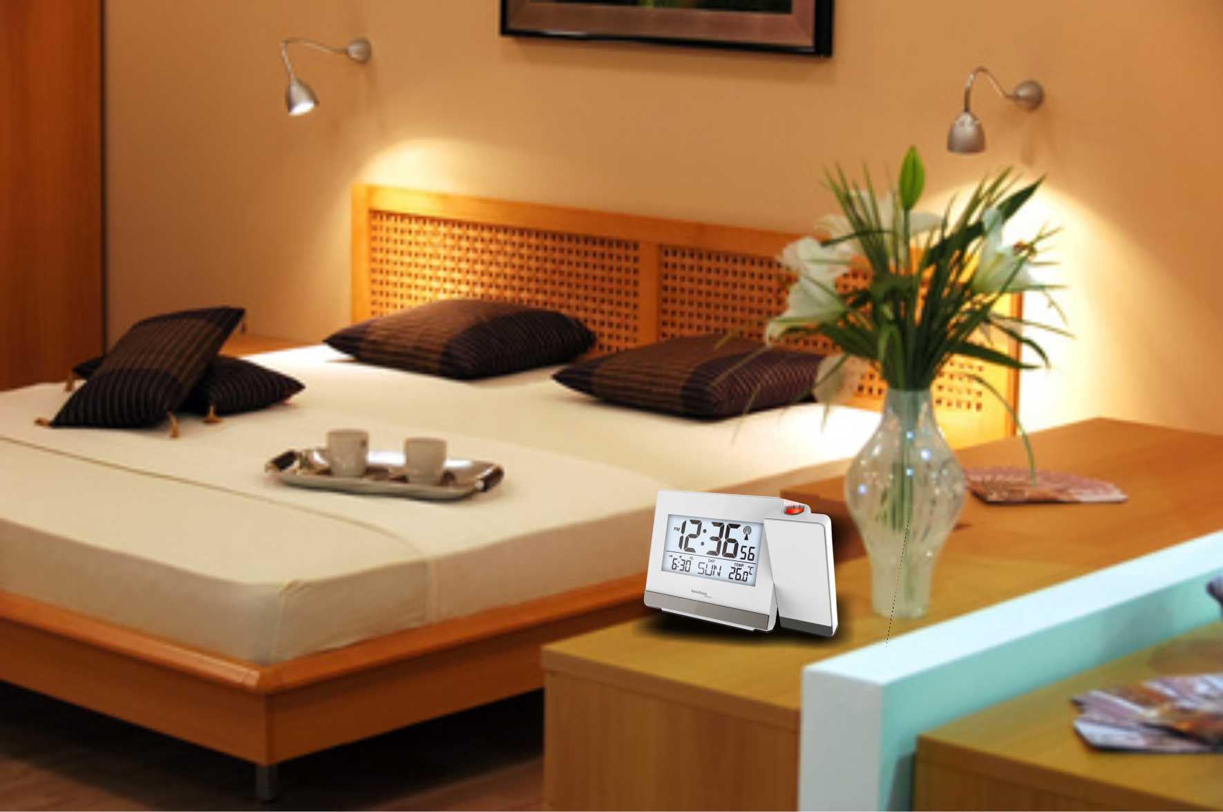 technoline WT538w - Sveglia radio per proiezione, 15 cm x 9 cm x 1,5 cm, colore: Bianco