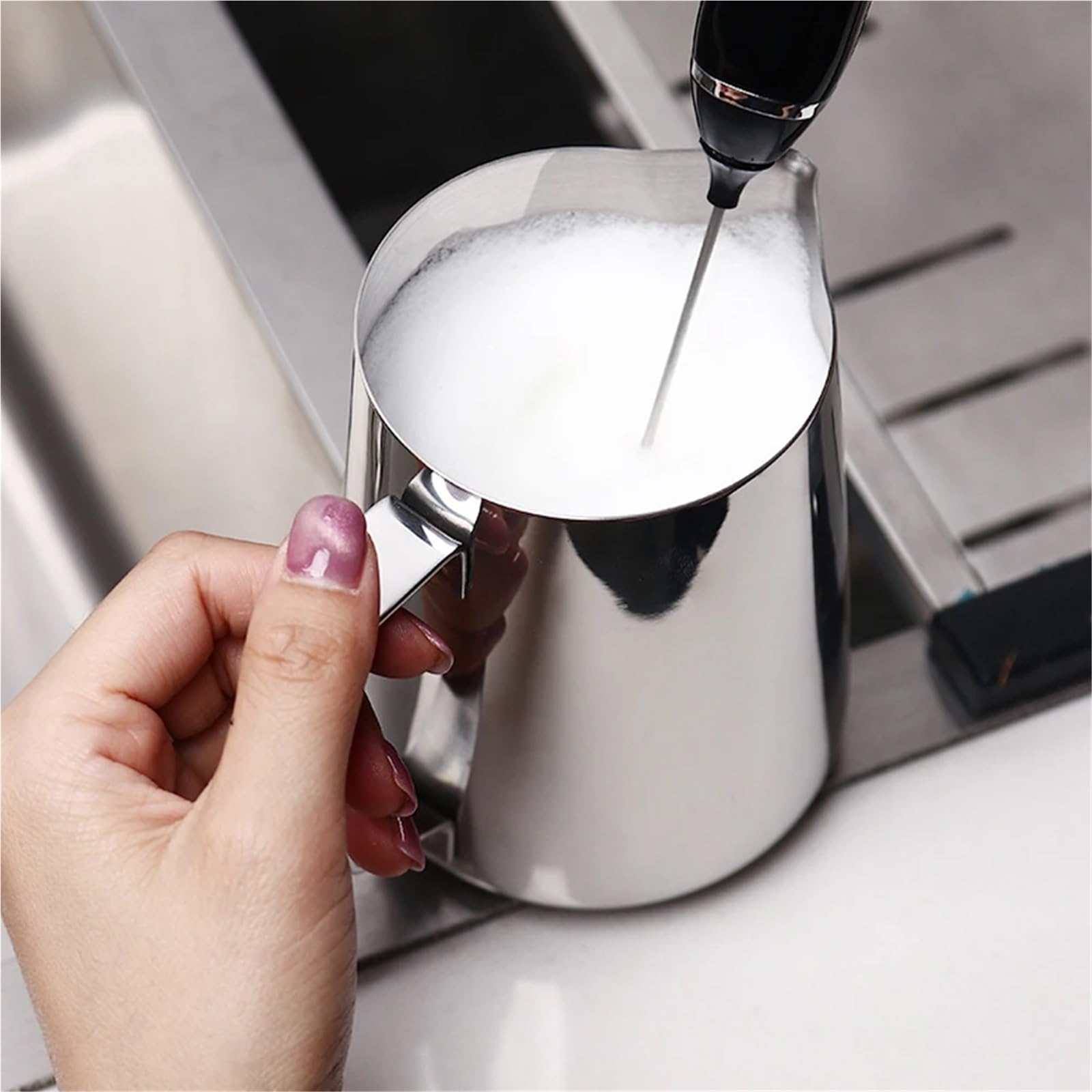 Jarra Para Espumar Leche Jarra de espuma de leche de 350/600/900ml, taza de café Espresso de acero inoxidable, jarra de espuma de Barista con boca afilada, accesorios for cocina y cafetería(900ml)