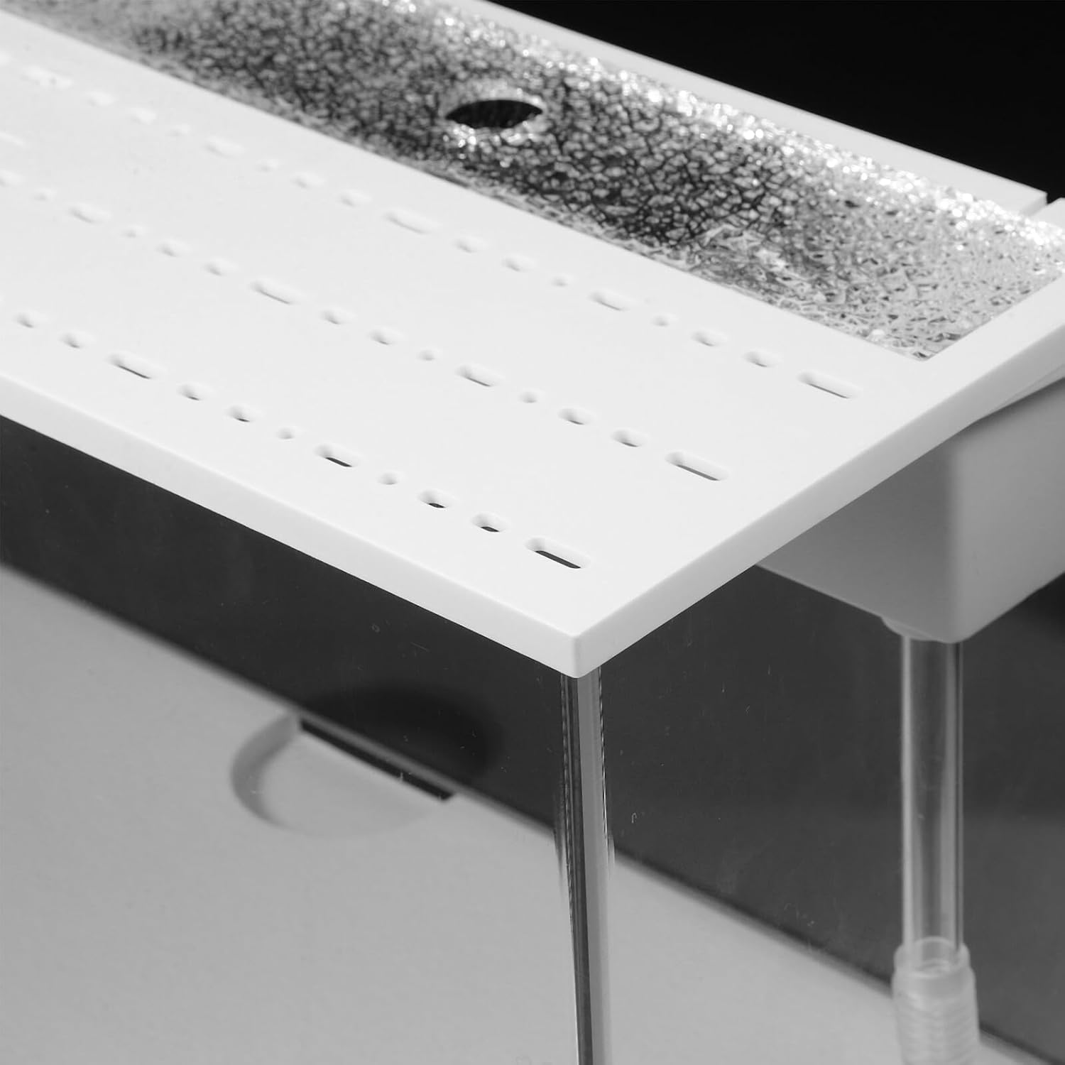 Kichvoe Small Acrylic Fish Tank with LED Light and Quiet Filter, 1.5 Gallon Desktop Aquarium for Betta Fish and Shrimp, Modern Water Circulation System for Home and Office Decor