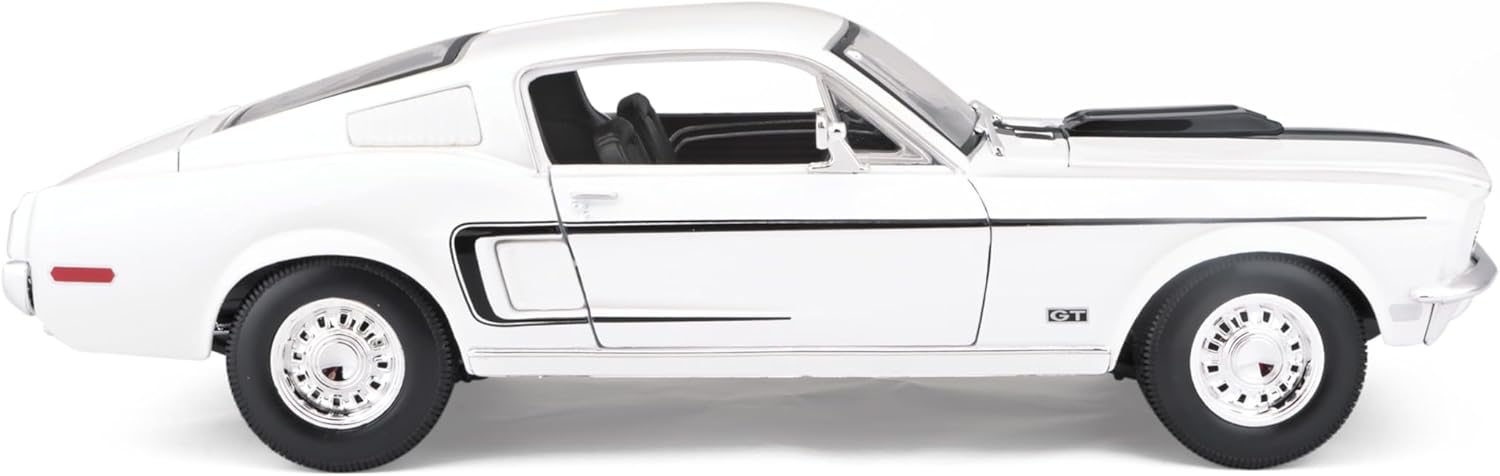 Maisto 1968 Ford Mustang GT Cobra Jet Hard Top 1/18 Scale Diecast Model Vehicle White