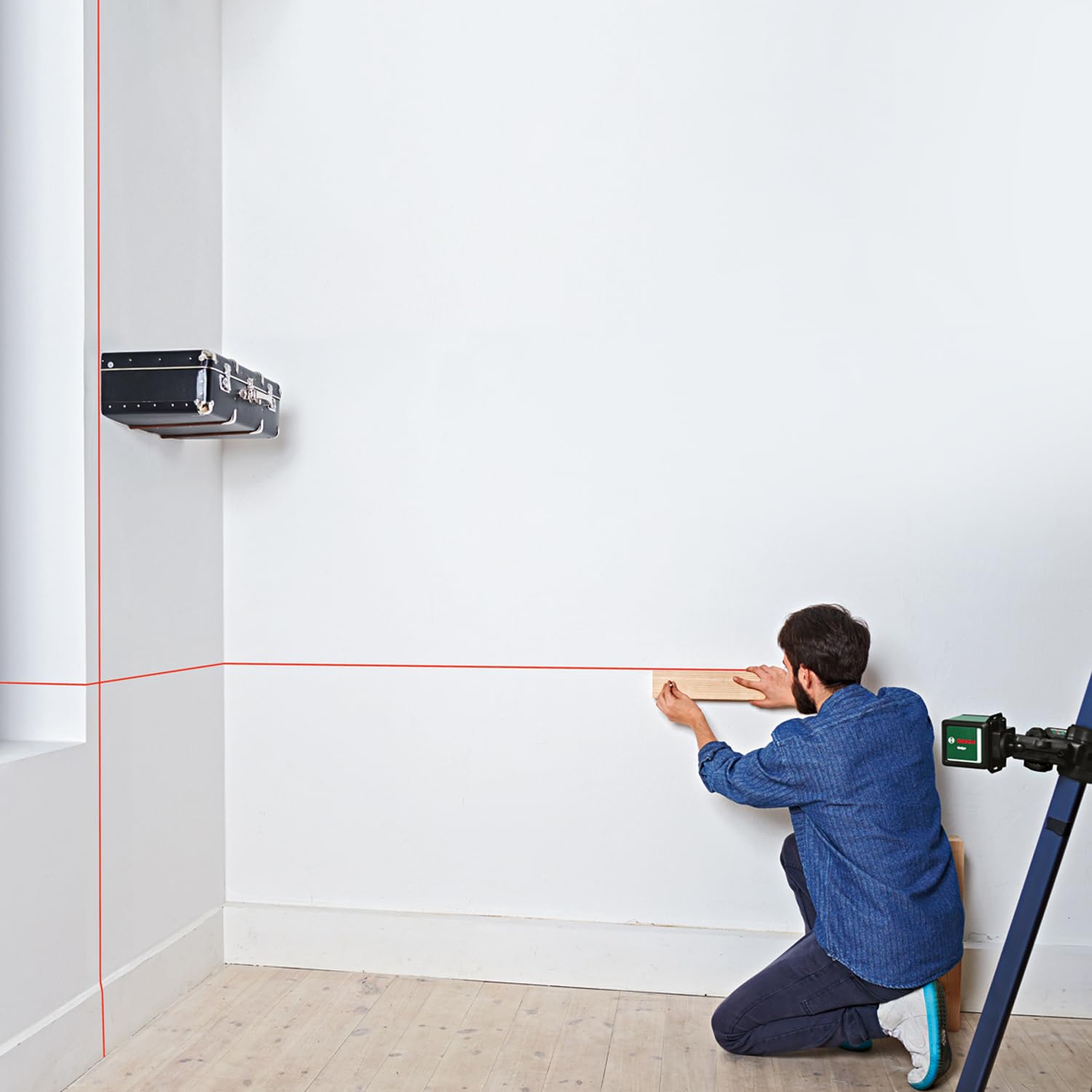 Bosch livella laser a croce Quigo con morsetto snodabile MM 2 (allineamento facile e preciso con posizionamento versatile, in cartone)